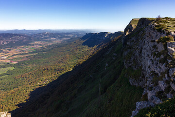 Fototapeta na wymiar Views of Beriain mountain and surrounding area in the Basque Country (Spain)