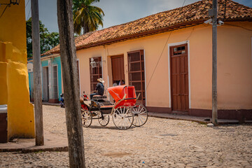 Fototapeta na wymiar Trinidad, Cuba, la ciudad más colorida de la isla caribeña, un pueblo colonial y gran destino turístico importante.