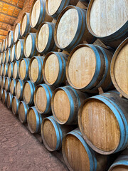 barrica barriles de vino tequila y cerveza almacenados en bodega bajo tierra