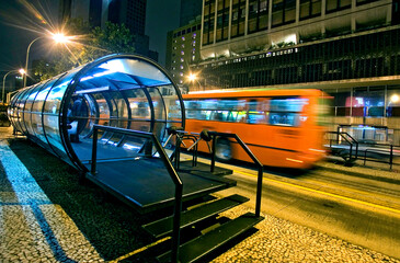 Transporte urbano em Curitiba, Paraná.