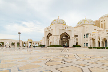 Square in front of the presidential palace - Qasr Al Watan in Abu Dhabi city, United Arab Emirates - obrazy, fototapety, plakaty