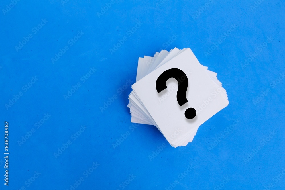 Aufkleber white paper with a question mark or question mark. confusion, question or solution