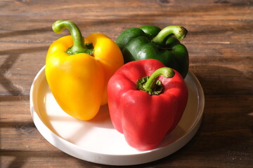 paprika is a fruit-producing plant that tastes sweet and slightly spicy from the eggplant tribe or Solanaceae. The green, yellow, red, or purple fruit is often used as a salad mix. Capsicum annuum 