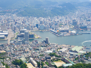 Fototapeta premium 長崎県 長崎市の街並み 稲佐山からの眺め
