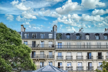 Paris, beautiful buildings rue de Rivoli, in the historic center
 - obrazy, fototapety, plakaty