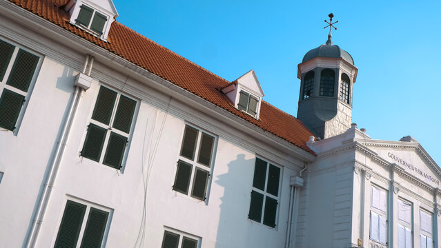 The upper part of the Governor's Office is a classic style built in the Dutch colonial era, the building is currently used as the Jakarta History Museum or Fatahillah Museum