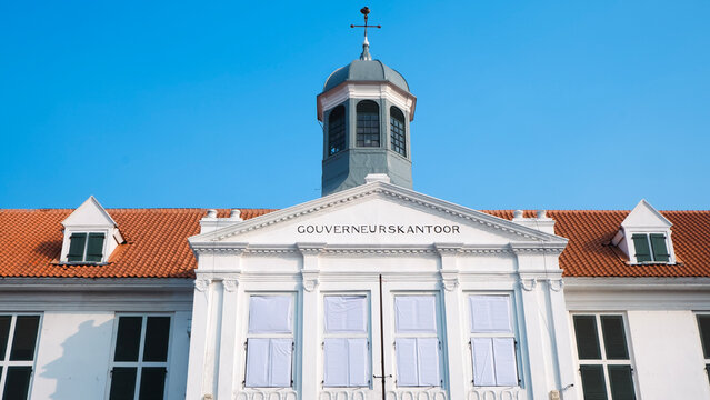 The upper part of the Governor's Office is a classic style built in the Dutch colonial era, the building is currently used as the Jakarta History Museum or Fatahillah Museum.