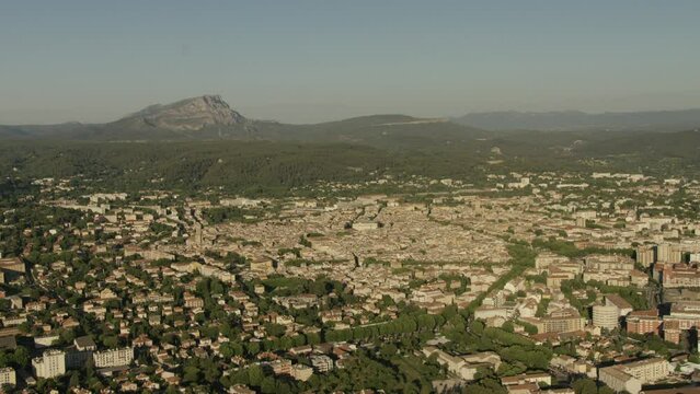 vue a&eacute;rienne d'Aix en Provence