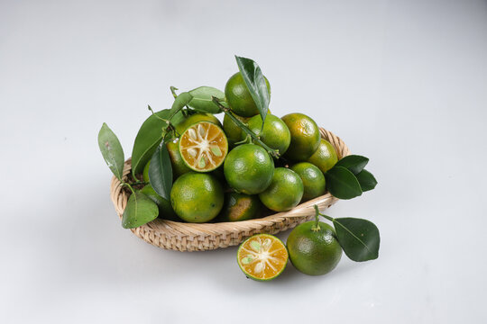 Kalamansi or Calamansi is One of Citrus Rich in Vitamin C to Boost Your Health. Commonly Known as Lemon Cui or Jeruk Kunci or Limau Kasturi.