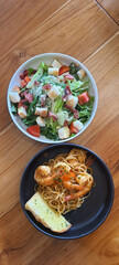 Cesar Salad and Spaghetti with prawn