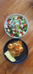 Cesar Salad and Spaghetti with prawn