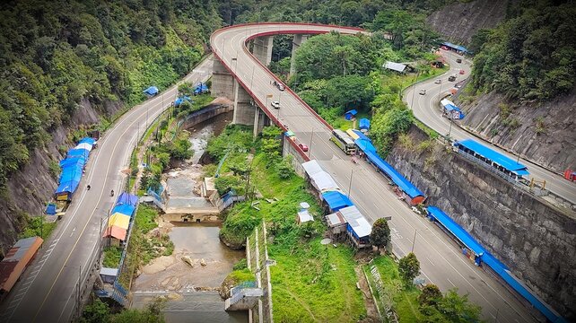 view of highway in the city ( Kelok 9 Sumbar )