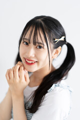 若くて爽やかな女性