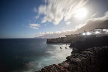 Papier Peint photo autocollant les îles Canaries One of the most visited tourist places in El Hierro island, the Well of Health, known locally as “Pozo de la Salud” village and spa hotel on cliffs Canary islands Spain long exposure by evening