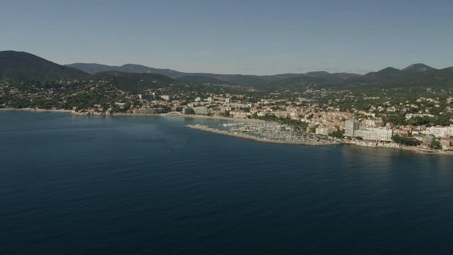 Sainte Maxime, arriv&eacute;e par la mer