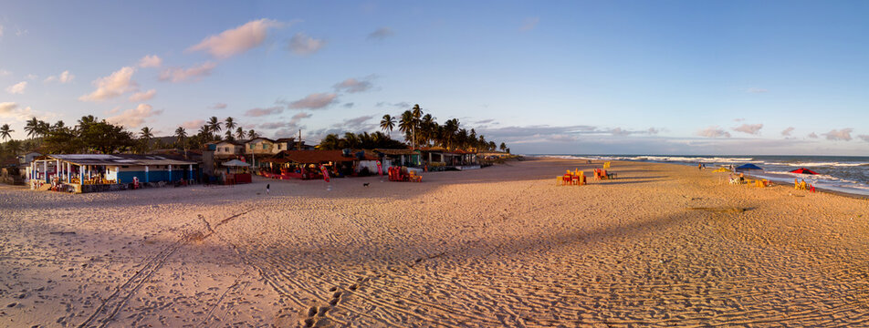Imagem a&eacute;rea da Praia da Barra do Itariri, munic&iacute;pio de Conde, Bahia, Brasil