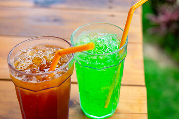 メロンソーダとお茶