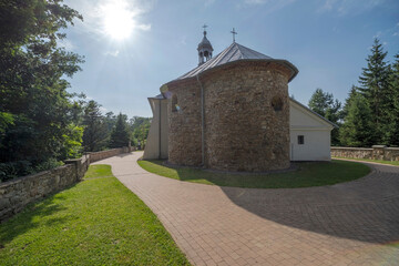 Stary średniowieczny murowany z kamienia kościół w Grzegorzowicach ( w Górach...