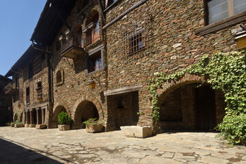 Fototapeta na wymiar view of village of Auvinya, Andorra