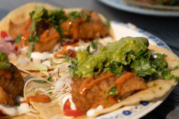 タコス　トルティーヤ　メキシコ料理　美味しい　食べる　アボカド