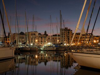 il porto di Palermo nell'ora del tramonto