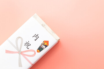 内祝いの贈り物　ピンクバック