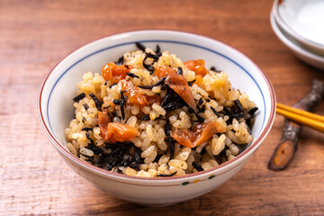 梅ひじきご飯