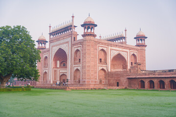 Obraz premium entrance gate of The Taj Mahal is an architectural masterpiece and one of the most iconic landmarks in the world.