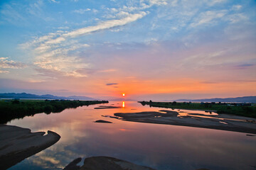 河川の日の出