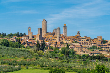 Fototapeta na wymiar San Gimignano panoramic view in Italy