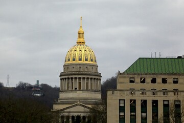 Fototapeta na wymiar West Virginia State Capital building