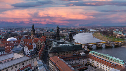 Fototapeta na wymiar Dresden, Panorama des Elbtals vom Turm der Frauenkirche