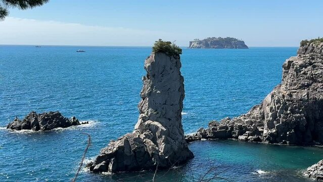 Oedolgae rock at Seogwipo, Jeju. Oedolgae means &ldquo;lone rock pillar.&rdquo; Oedolgae Rock was formed when a volcano erupted about 150,000 years ago.