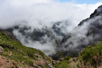 Fototapeta na wymiar Madera pico do Areeiro pico Ruivo