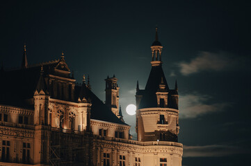 Naklejka premium castle and the moon