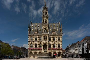 City Oudenaarde name in french Audenarde located in the province Oost-vlaanderen in Belgium.  District Gent.  Famous for tapestry production.  View on the marketplace, district Scheldevallei.  Unesco - obrazy, fototapety, plakaty