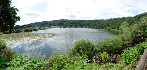 Meerfelder Maar in der Vulkaneifel, Deutschland, Rheinland-Pfalz © Helmut Scheuer