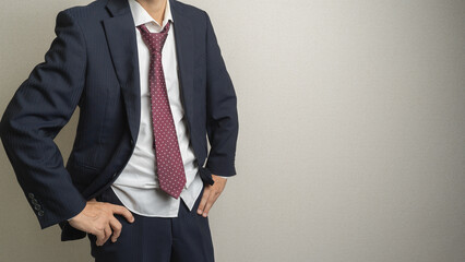 だらしない身だしなみのビジネスマン　イメージ