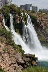 Obraz premium Big waterfall from the mountain in nature