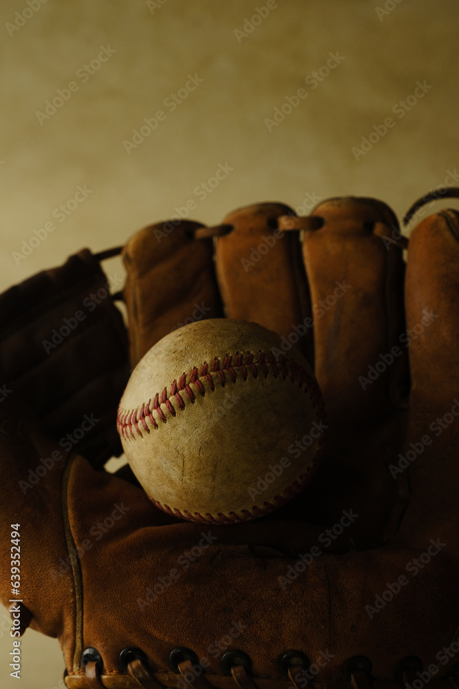 Poster old baseball in glove closeup, vintage style sport equipment. - Posters