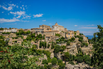 Naklejka premium Vue sur le village perché de Gordes