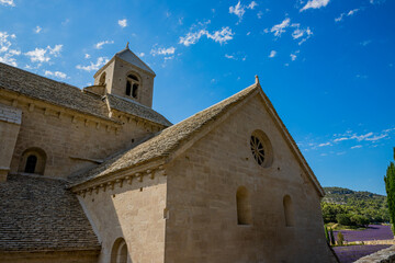 Fototapeta na wymiar Abbaye Notre-Dame-de-Sénanque