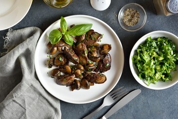 Fried chicken liver with mushrooms