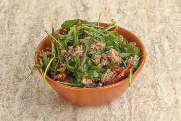 Salad with tuna and rucola