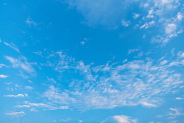 Fototapeta na wymiar blue sky with while clouds. skyscape and cloudscape. cloudy background. sky with clouds. cloudy skyscape background. cloudscape sky background. cloud in the sky. background with cloud