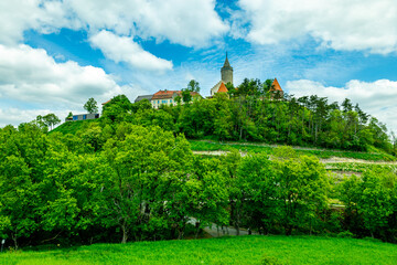 Fototapeta premium Sommerliche Wandertour durch das Saale Tal zur wunderschönen Leuchtenburg bei Kahla - Thüringen - Deutschland