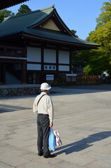 Fototapeta na wymiar Japanese old man in temple