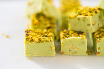 Pistachio fudge