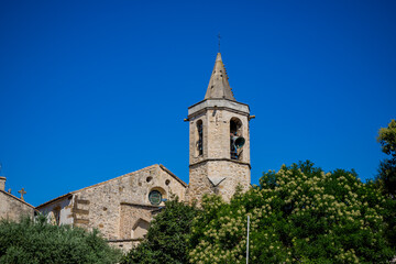 Fototapeta na wymiar Église Notre-Dame de Nazareth de Monteux