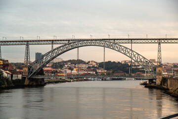 Fototapeta na wymiar Porto mit Ponte dom Luís I, Portugal